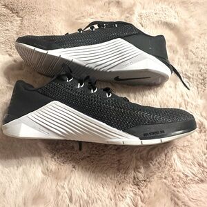 Nike Metcon 5 Women's Training
Shoee Black/Black-White-Wolf Gre..